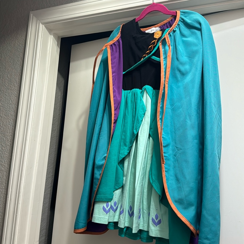 Anna dress with removable cape from Frozen size 8